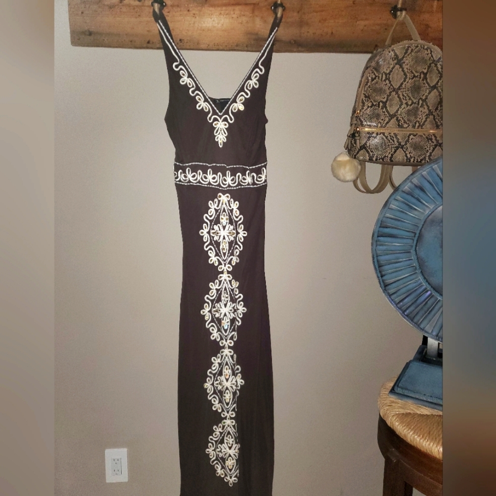 Elegant Black and White Maxi Dress